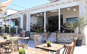 Nefeli Seaside Apartments